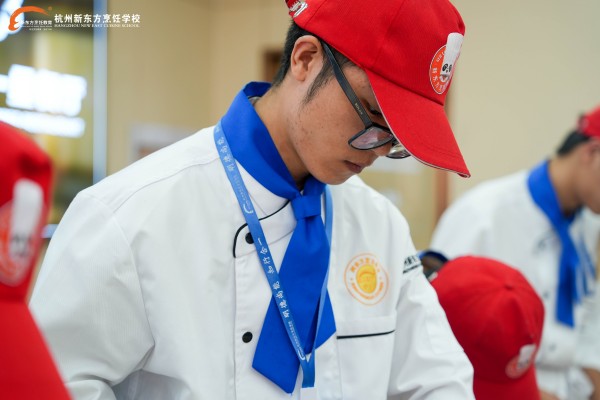 26�qƽ���O(sh��)Ӌ(j��)���D(zhu��n)�ЌW(xu��)�N���ں����|�������ѐ�(��i)��ĥ�ɼ���