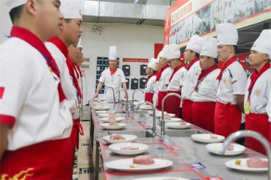 �W���͌W�M�����X��