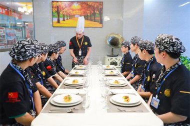 �ИI(y��)�������������ИI(y��)�İl(f��)չ�F(xi��n)��