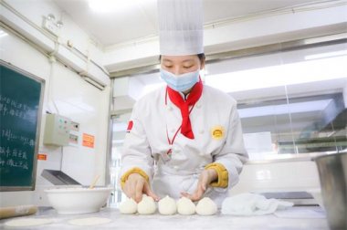 �|�����c(di��n)��Ӗ(x��n)�W(xu��)У�ČW(xu��)�M(f��i)