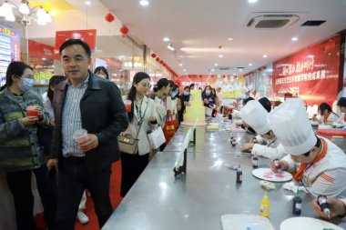 ̫���ЌW�������|���I(y��)�WУ�e�k�����ˋDŮ��(ji��)���F�����