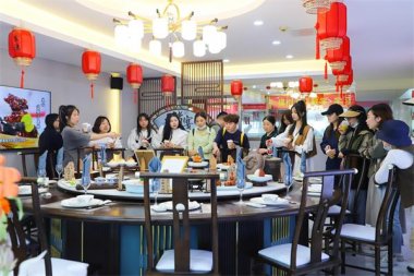 �ຼ�^(q��)�e�ֺ����׃��@��(l��i)��У�e�k����?q��ng)F(tu��n)�����(d��ng)