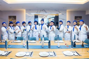 �|����W(xu��)У�Ǵ�W(xu��)߀�Ǹ���