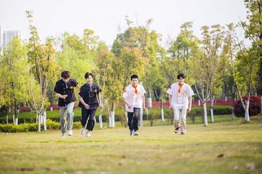 �ո�߀��У����ô�x���������֪������