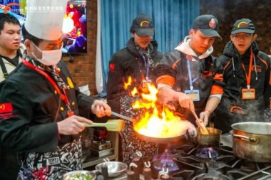 ߀���Һ�У��05��10�������WУ�L�@�ӣ����У�@��һվʽ���R